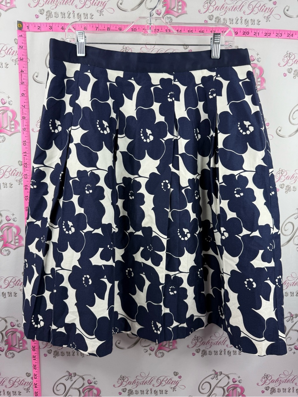 Mario Serrani Italy 🇮🇹 skirt flowers color block Navy and White Floral Circle